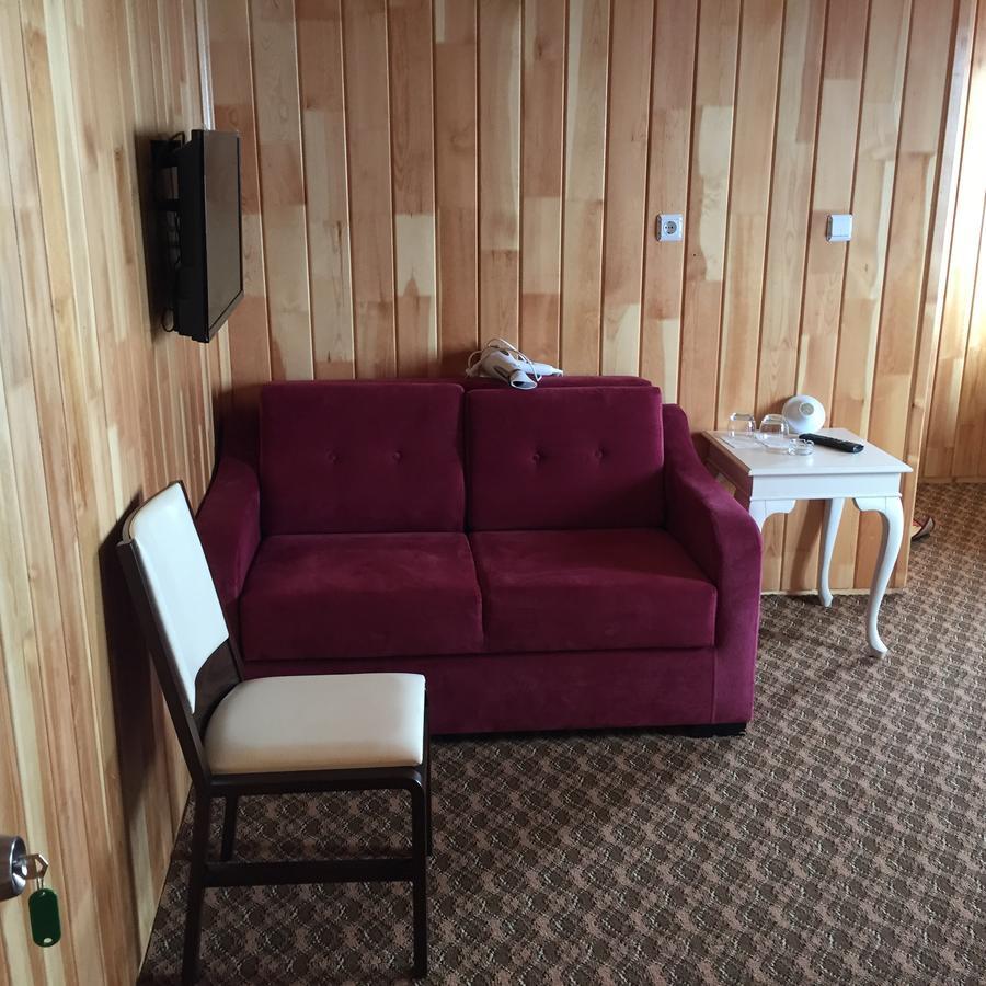 جايكارا Aymeydani Hotel المظهر الخارجي الصورة