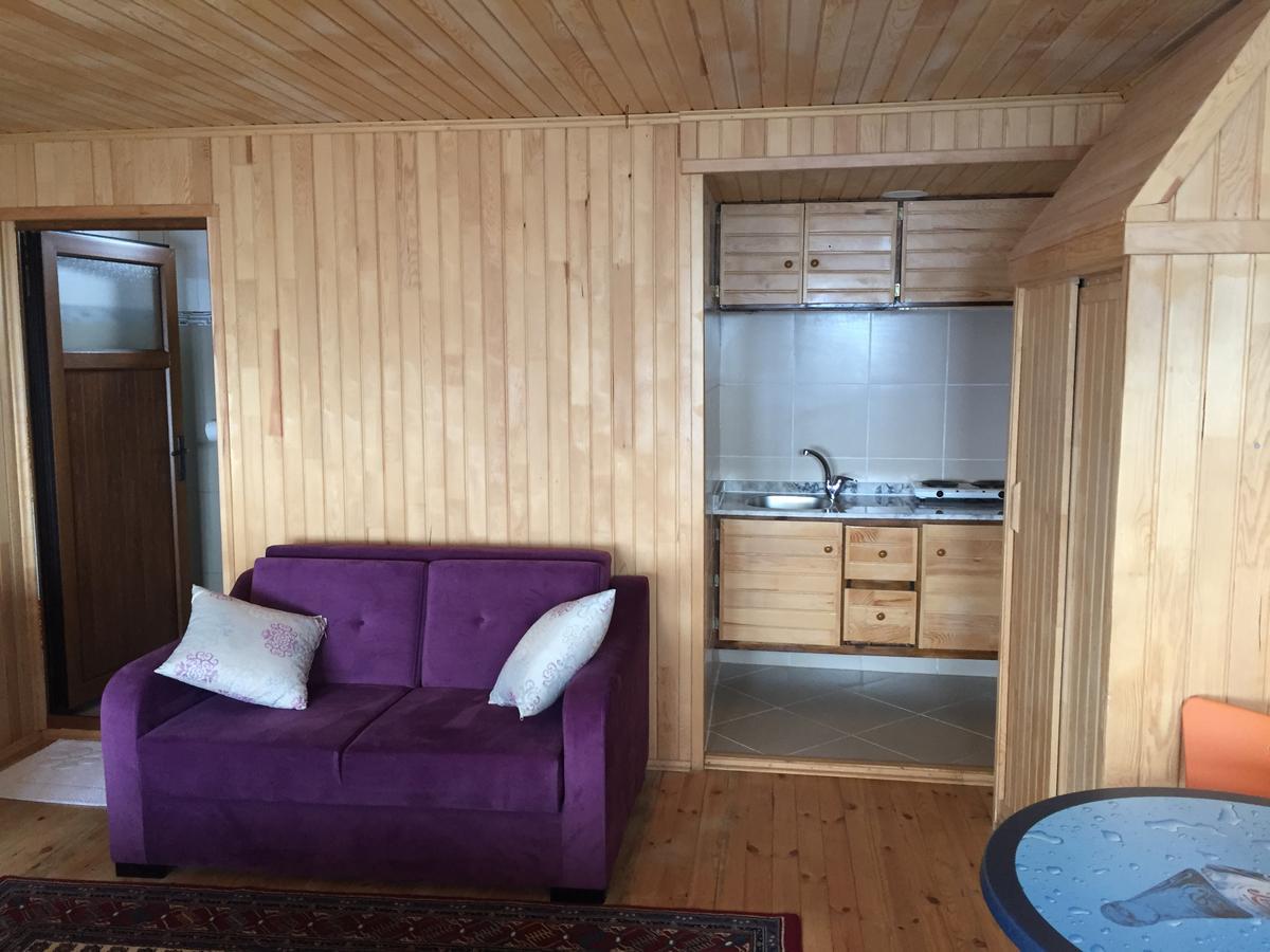 جايكارا Aymeydani Hotel المظهر الخارجي الصورة