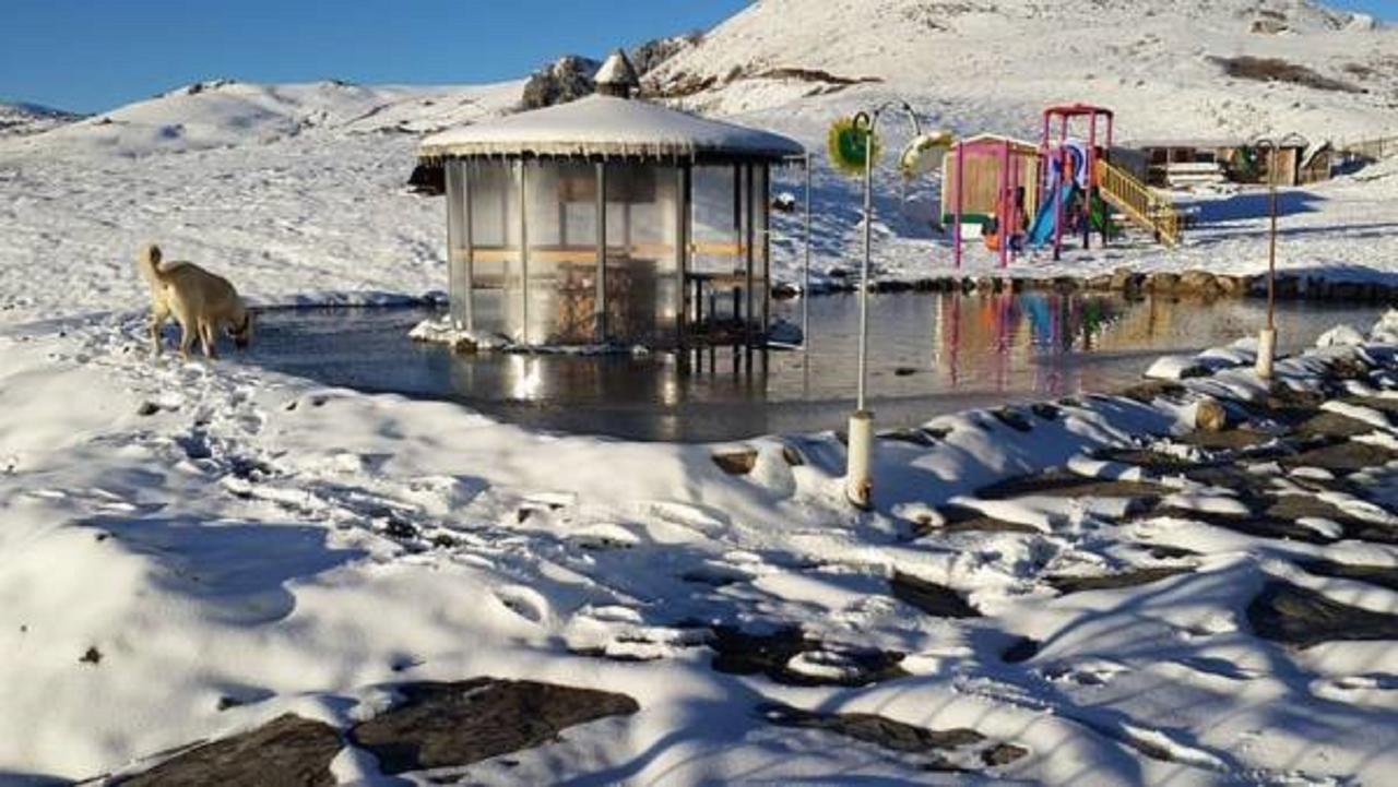 جايكارا Aymeydani Hotel المظهر الخارجي الصورة