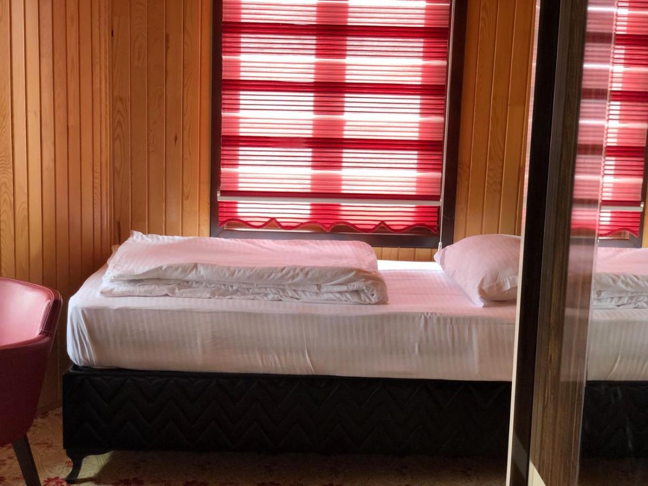 جايكارا Aymeydani Hotel المظهر الخارجي الصورة